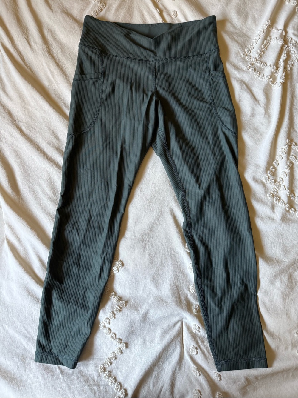 NEVER WORN Old Navy High-Waist Ribbed Leggings in Dark Green
